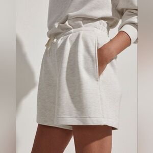 Varley Claude High-Rise Short 4.5"